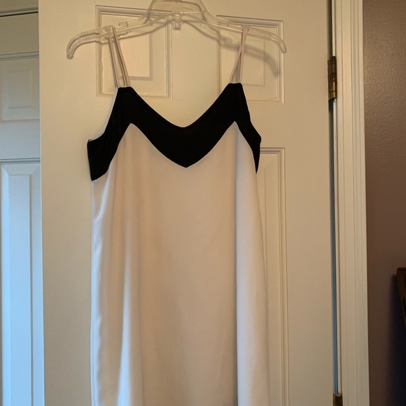 Ivory and black spaghetti strap shift dress - Picture 2 of 5